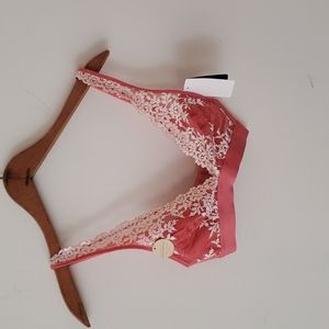 Wacoal Embrace Lace bralette NWT
